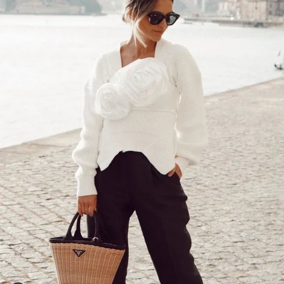 ZARA Sweater Limited Edition White - Picture 1 of 13